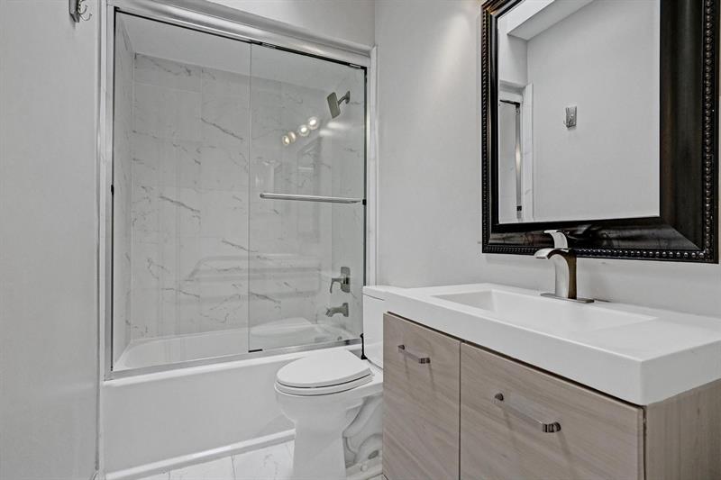 Image 43 of 53 For 10749 Lenox Rd