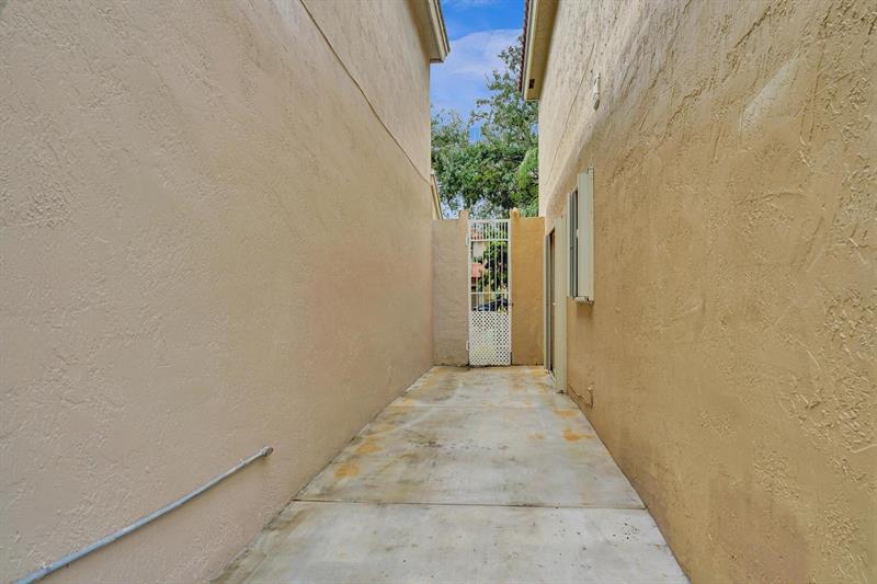 Image 51 of 53 For 10749 Lenox Rd