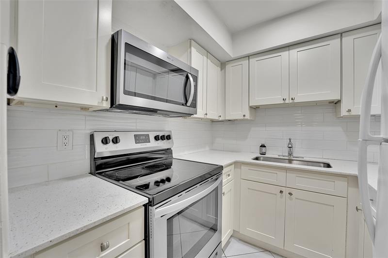 Image 19 of 24 For 4820 23rd Ave  203