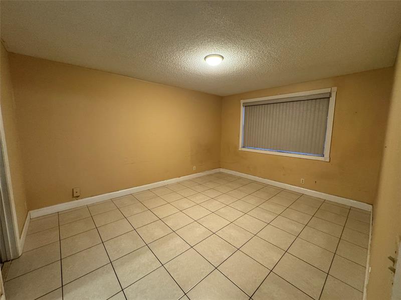 Image 8 of 10 For 9001 Wiles Rd  305