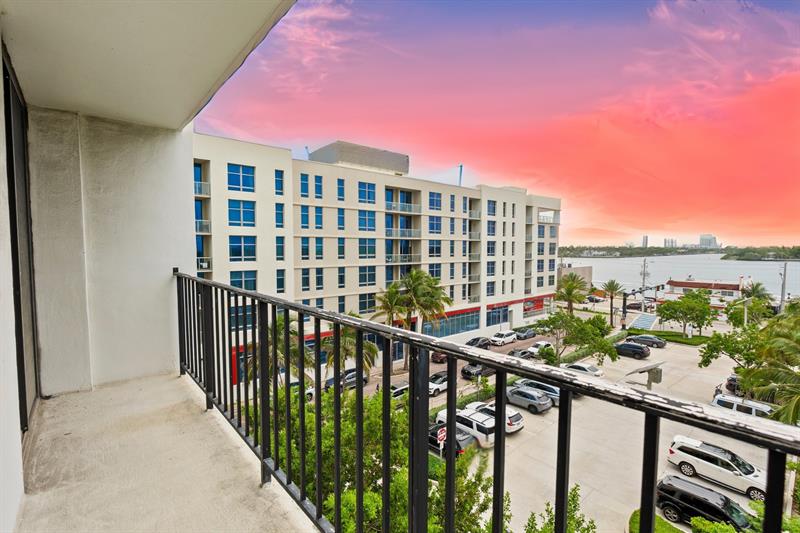 Image 14 of 35 For 322 Buchanan St  506