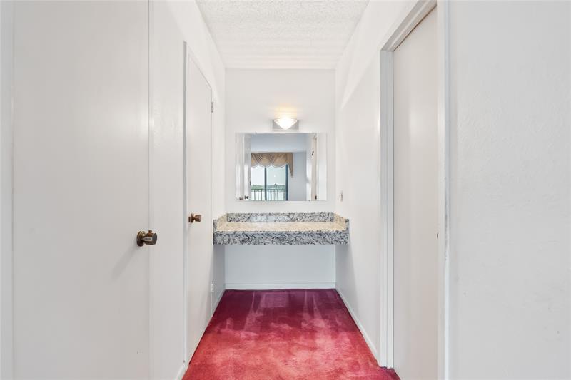 Image 16 of 35 For 322 Buchanan St  506