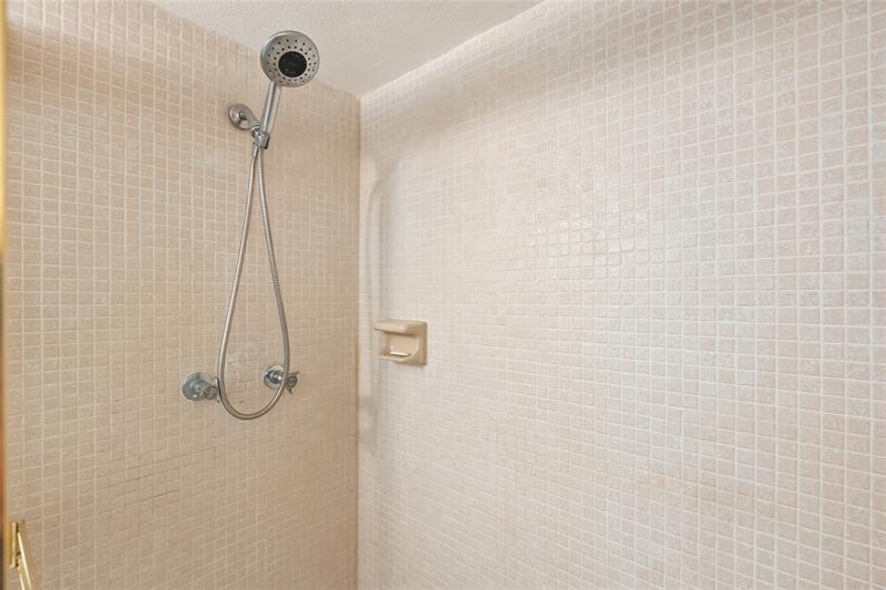 Image 23 of 35 For 322 Buchanan St  506