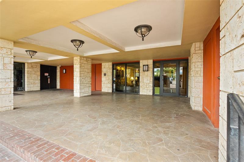 Image 7 of 35 For 322 Buchanan St  506