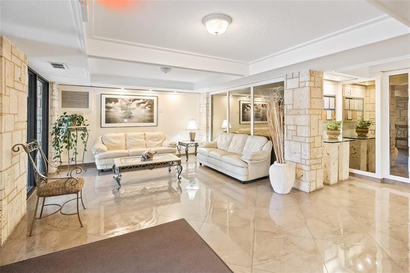 Image 8 of 35 For 322 Buchanan St  506