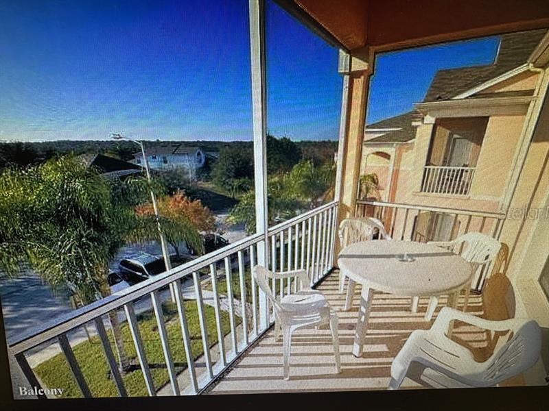 Image 4 of 6 For 8101 Coconut Palm Way  301