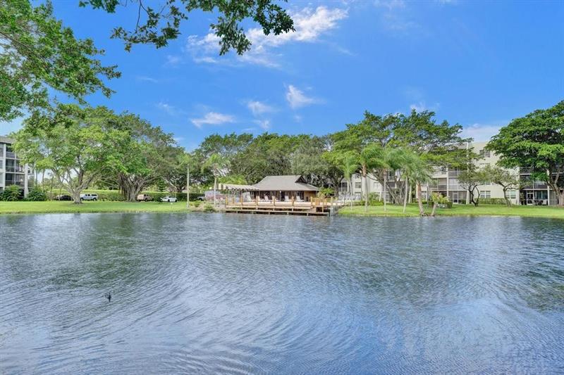 Details for 9230 Lagoon Pl  406, Davie, FL 33324