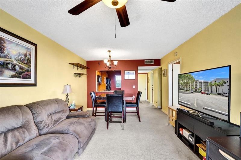 Image 19 of 54 For 9230 Lagoon Pl  406