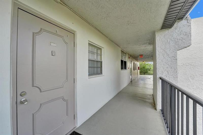 Image 3 of 54 For 9230 Lagoon Pl  406