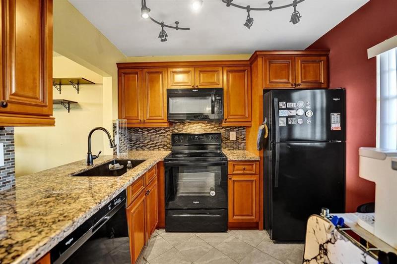 Image 6 of 54 For 9230 Lagoon Pl  406