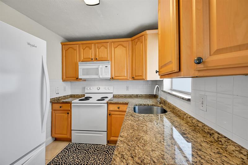 Image 12 of 19 For 1536 15th Ct  207