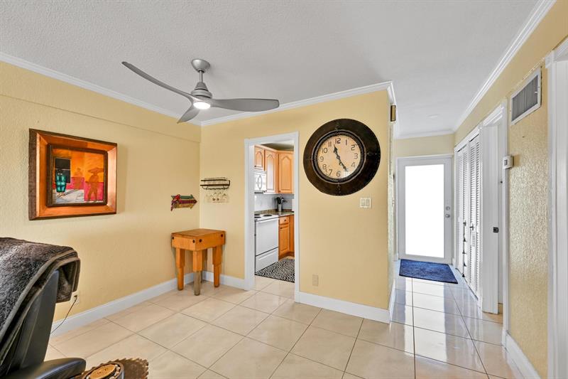 Image 5 of 19 For 1536 15th Ct  207