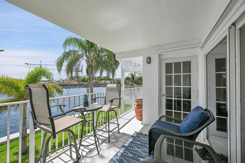 Image 9 of 19 For 1536 15th Ct  207
