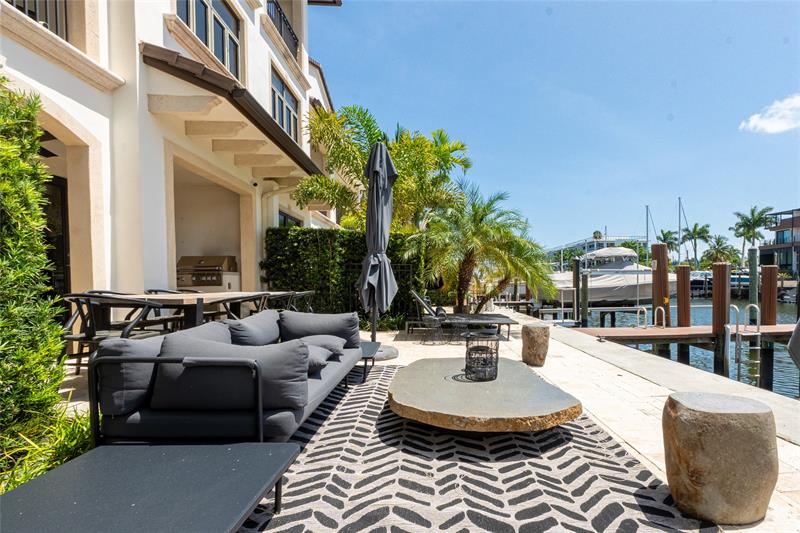 Image 42 of 47 For 101 Isle Of Venice Dr  101