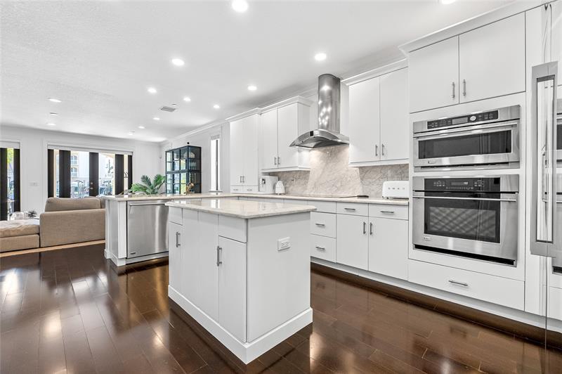 Image 9 of 47 For 101 Isle Of Venice Dr  101
