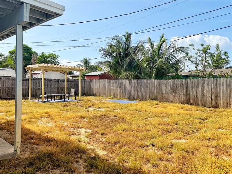 Image 19 of 20 For 1209 14th Court S