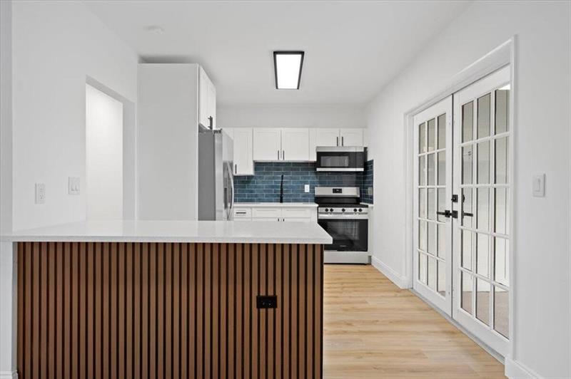 Image 3 of 20 For 1209 14th Court S