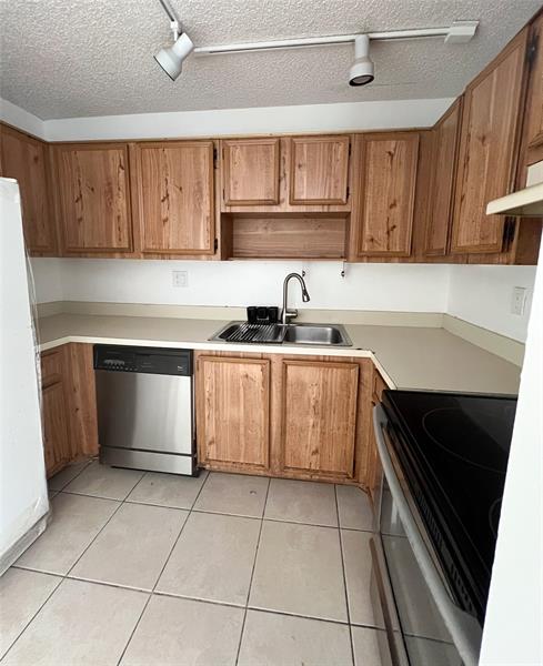 Image 11 of 15 For 11626 Royal Palm Blvd  11626