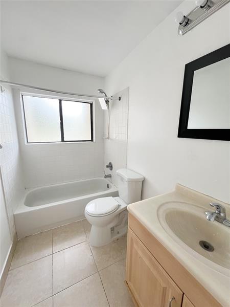 Image 14 of 15 For 11626 Royal Palm Blvd  11626