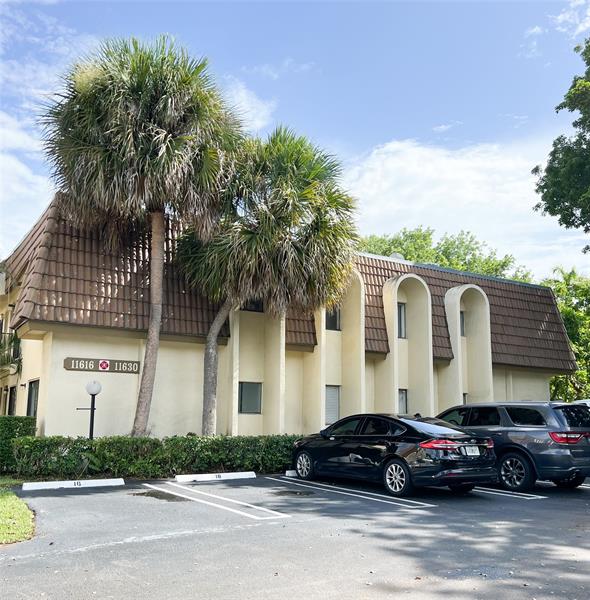 Image 3 of 15 For 11626 Royal Palm Blvd  11626