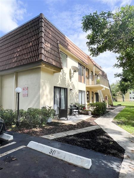 Image 4 of 15 For 11626 Royal Palm Blvd  11626