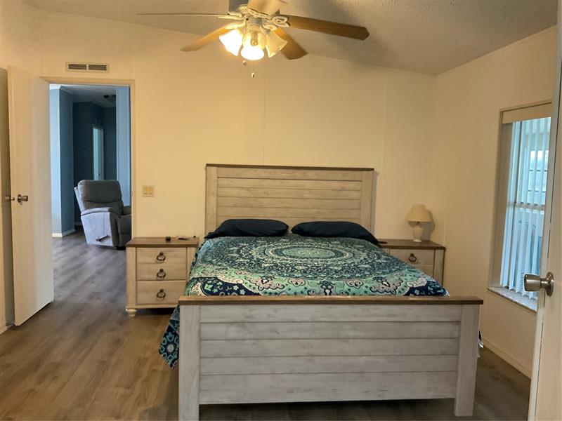 Image 18 of 67 For 2128 32nd St