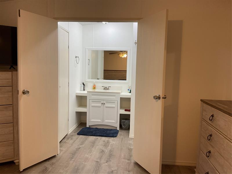 Image 19 of 67 For 2128 32nd St