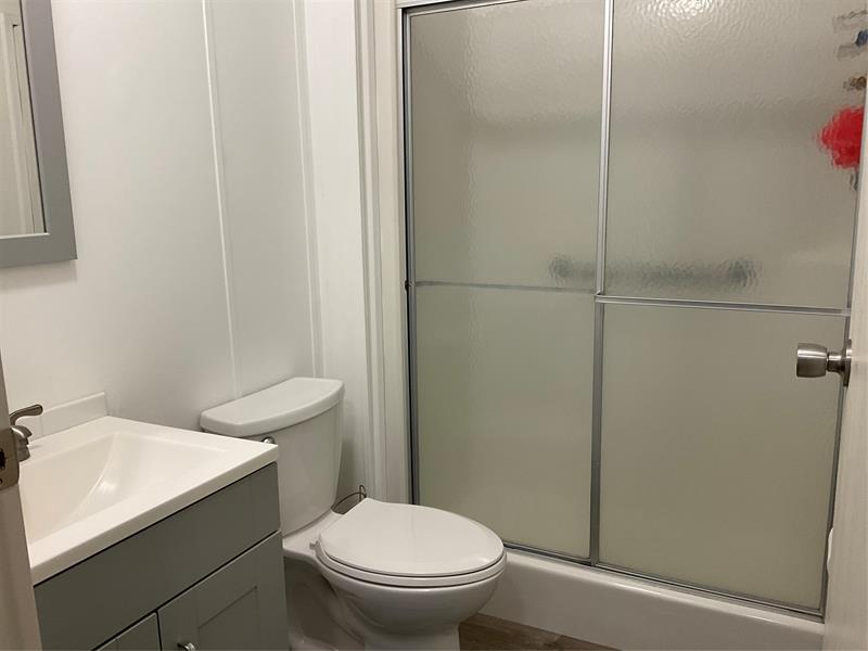 Image 28 of 67 For 2128 32nd St