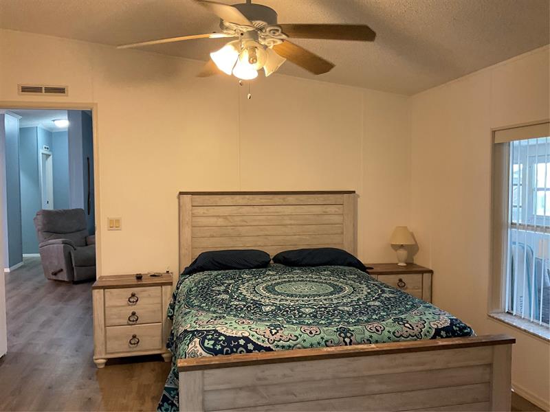 Image 40 of 67 For 2128 32nd St