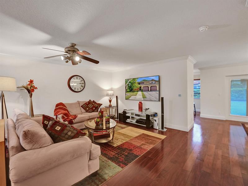 Image 10 of 43 For 9113 Vineyard Lake Dr