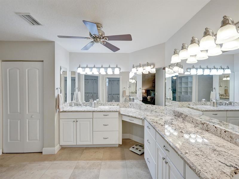 Image 27 of 43 For 9113 Vineyard Lake Dr