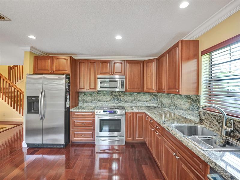Image 3 of 43 For 9113 Vineyard Lake Dr