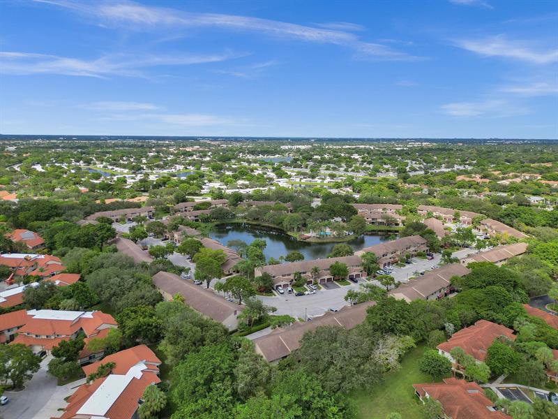 Image 42 of 43 For 9113 Vineyard Lake Dr