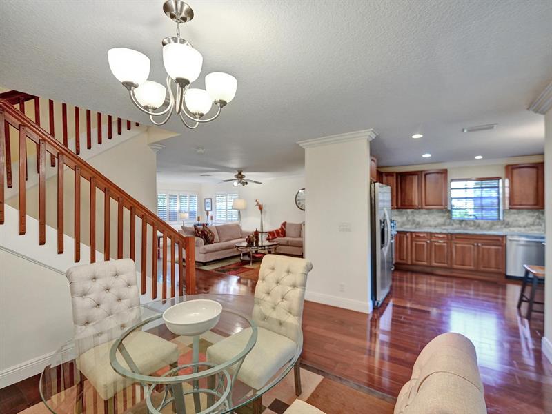 Image 5 of 43 For 9113 Vineyard Lake Dr
