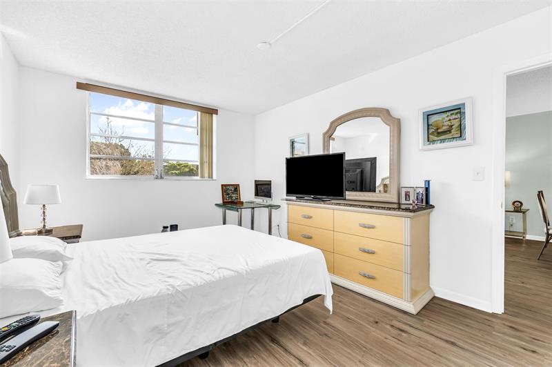 Image 14 of 39 For 6071 61  207