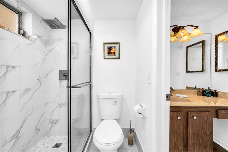 Image 17 of 39 For 6071 61  207