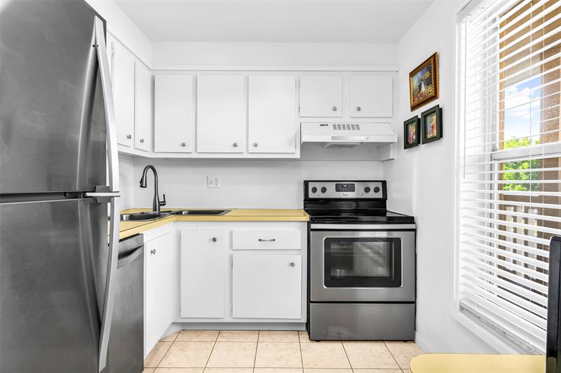 Image 4 of 39 For 6071 61  207