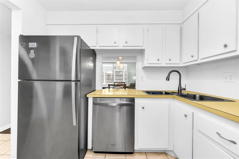 Image 5 of 39 For 6071 61  207