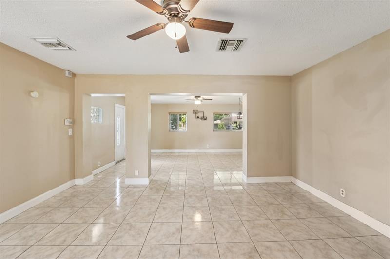 Image 7 of 28 For 1520 47th Ter