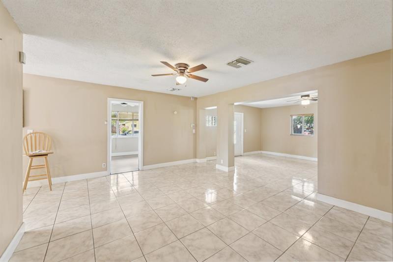 Image 8 of 28 For 1520 47th Ter
