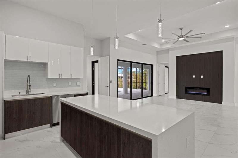 Image 10 of 41 For 10123 Boylston Street