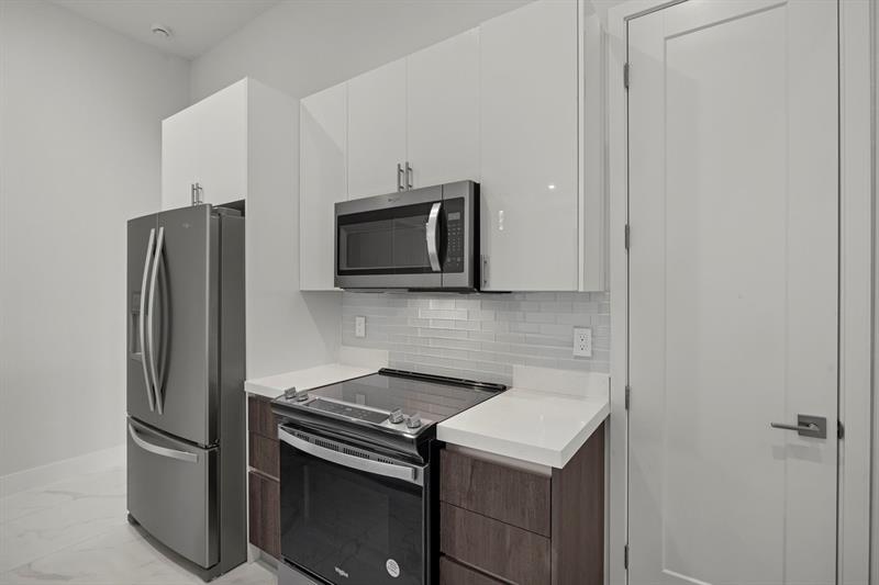 Image 11 of 41 For 10123 Boylston Street