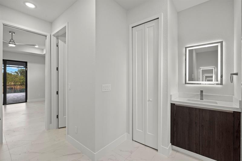 Image 18 of 41 For 10123 Boylston Street