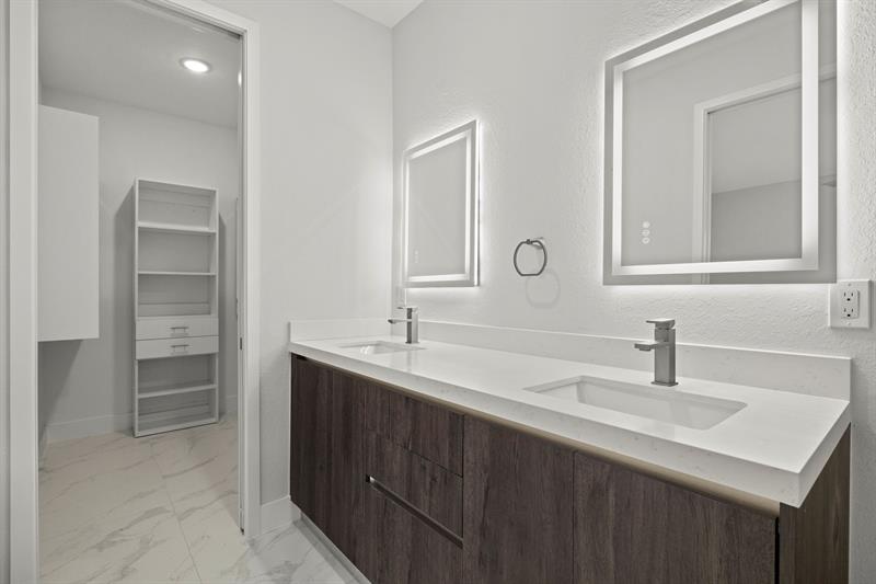 Image 22 of 41 For 10123 Boylston Street