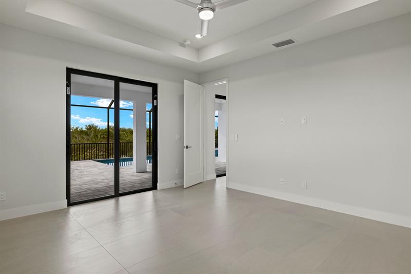 Image 11 of 40 For 14431 Artesia Avenue