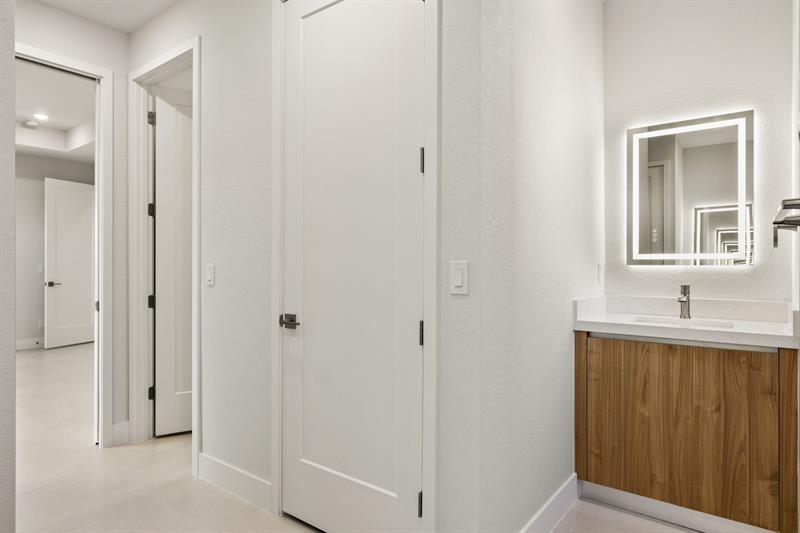 Image 12 of 40 For 14431 Artesia Avenue