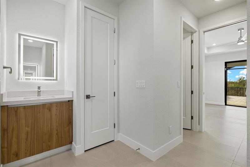 Image 14 of 40 For 14431 Artesia Avenue