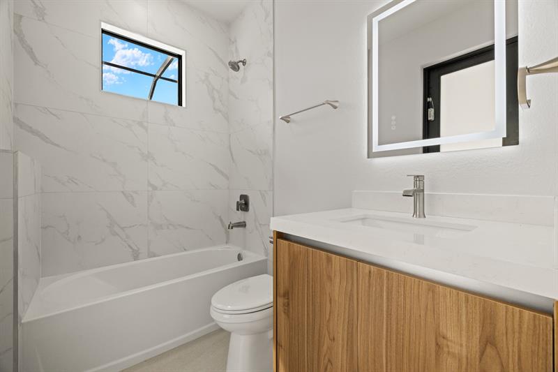 Image 18 of 40 For 14431 Artesia Avenue