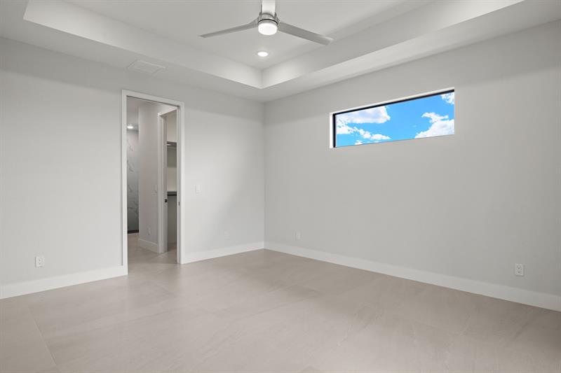 Image 9 of 40 For 14431 Artesia Avenue