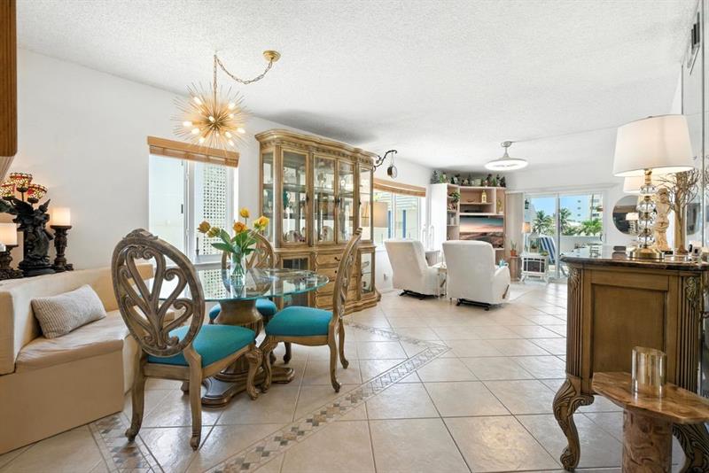 Image 10 of 18 For 320 Surf Rd  201